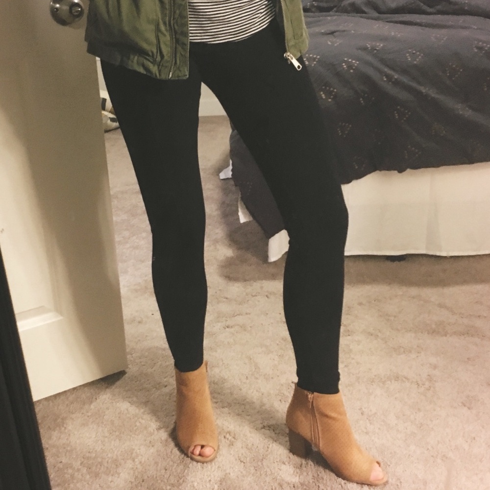 Old Navy Stevie Pant NWOT